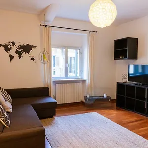 Domus - Accogliente Residenza Rocchetto A 25mt Da Piazza Erbe Italien